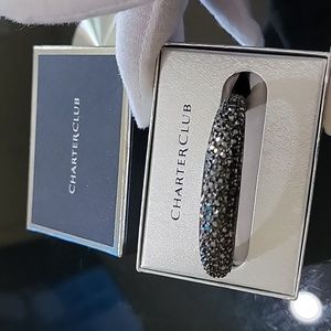 Beautiful Bangle with crystals